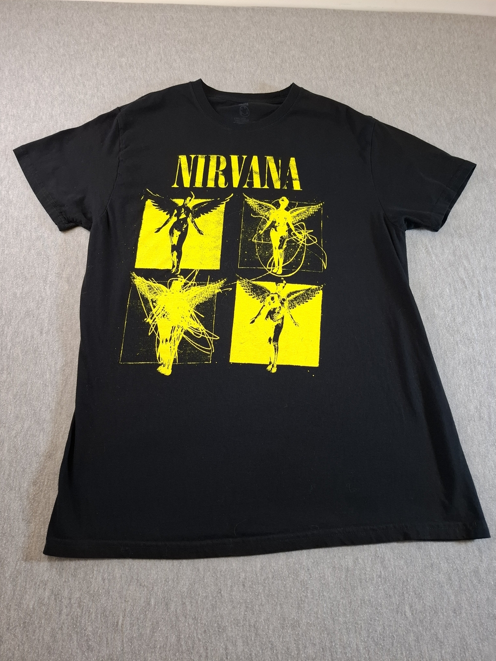 Nirvana  Women Size L Black & Yellow Graphic Band Tee